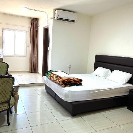 Al Qatal Building Apartment Al Qastal Luaran gambar
