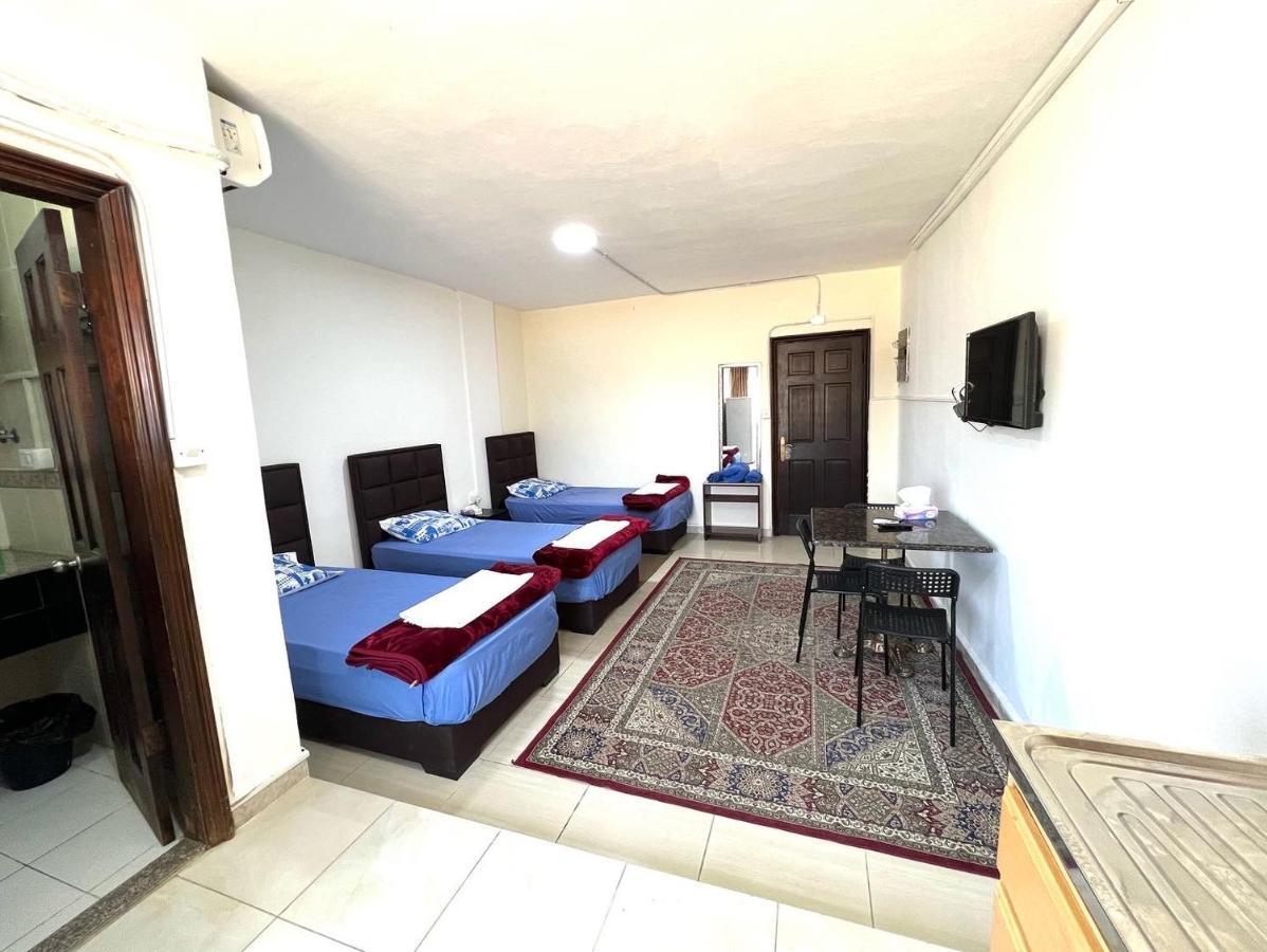 Al Qatal Building Apartment Al Qastal Luaran gambar