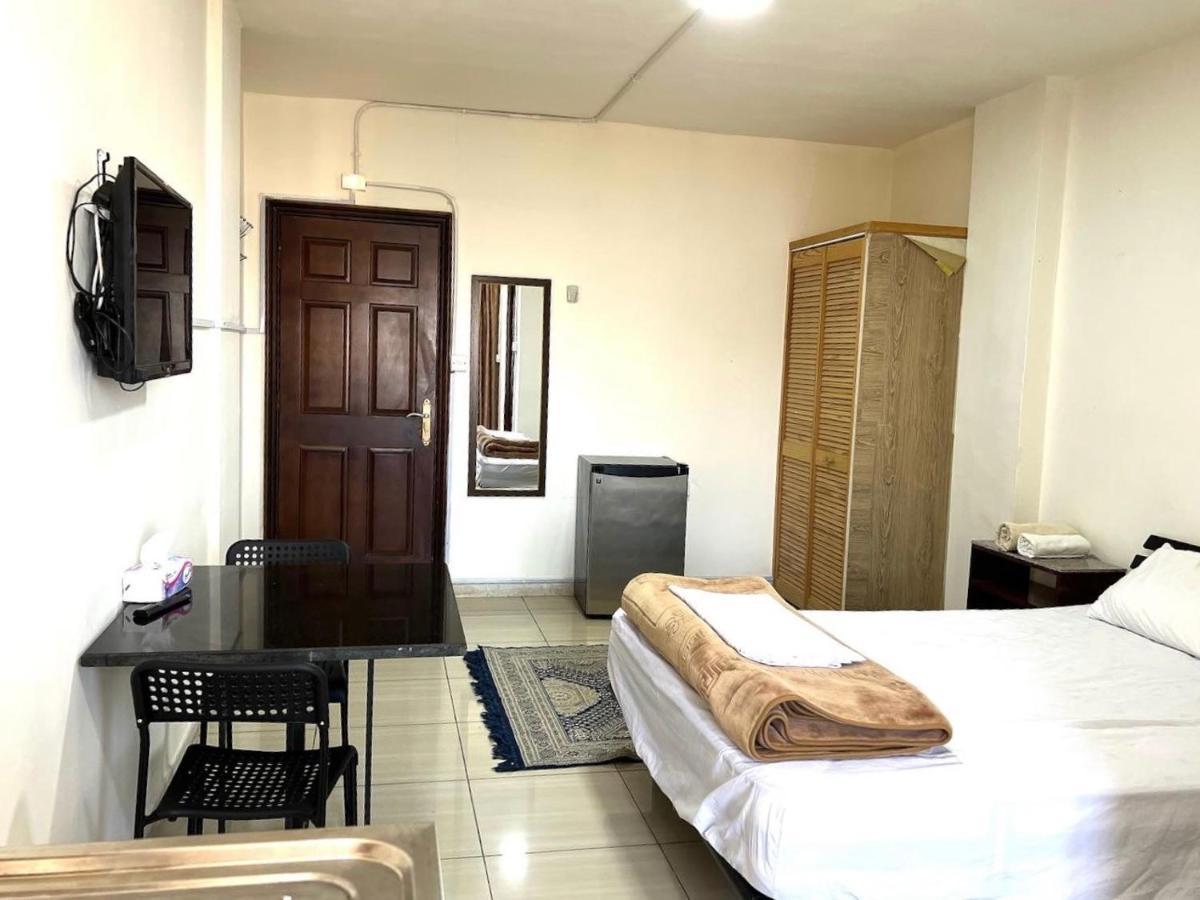 Al Qatal Building Apartment Al Qastal Luaran gambar