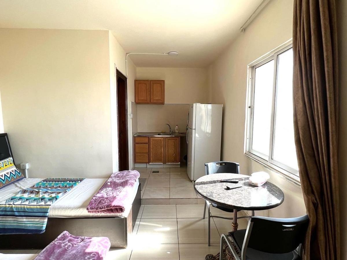 Al Qatal Building Apartment Al Qastal Luaran gambar